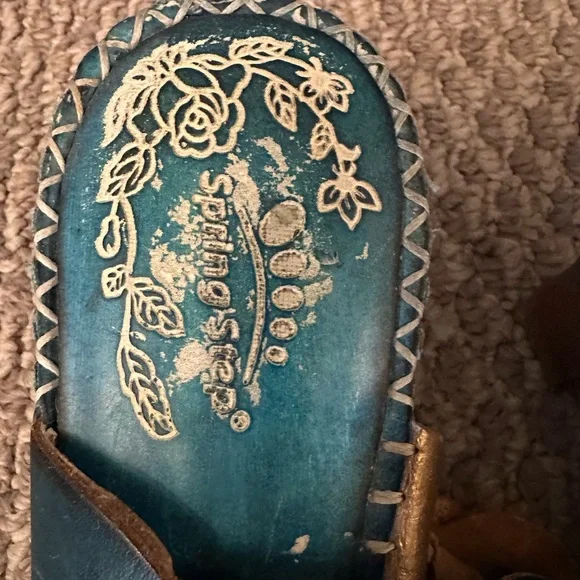 Spring Step Multicolor Floral Sandals - Picture 2 of 9